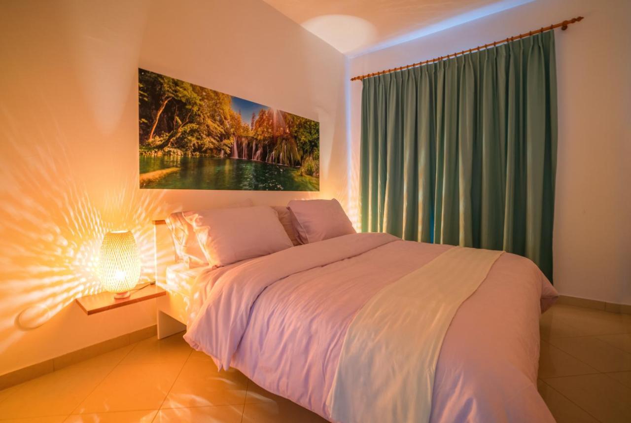 - Panoramic Sea View Apartment